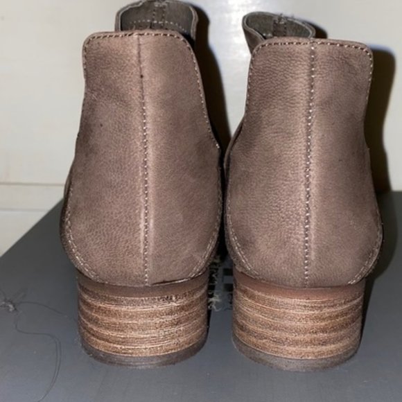 Vince Camuto Perforated cut outs Suede Flat bootie Rare Size - Picture 2 of 5